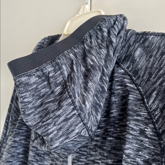 Lululemon Go The Distance Jacket - Picture 9 of 11